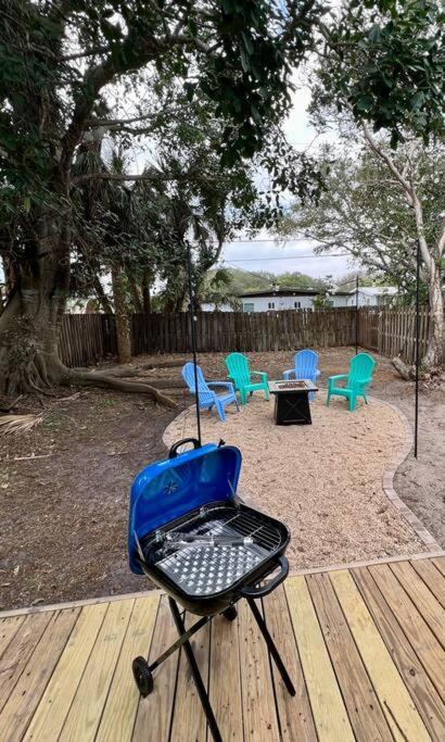 Beach Bungalow In Downtown Cocoa Beach Vila Exterior foto